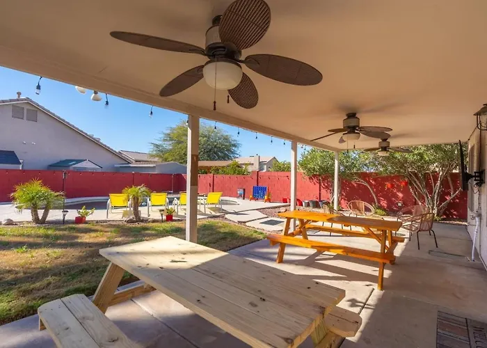 W Pool & Games Holiday home Glendale